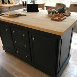 Aylesbury Custom Kitchen Island With Oak Or Pine Top, Choice Of Color - thumbnail 3