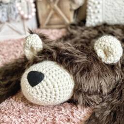 Brown Grizzly Bear Rug in Faux Fur For Woodland Nursery - thumbnail 2