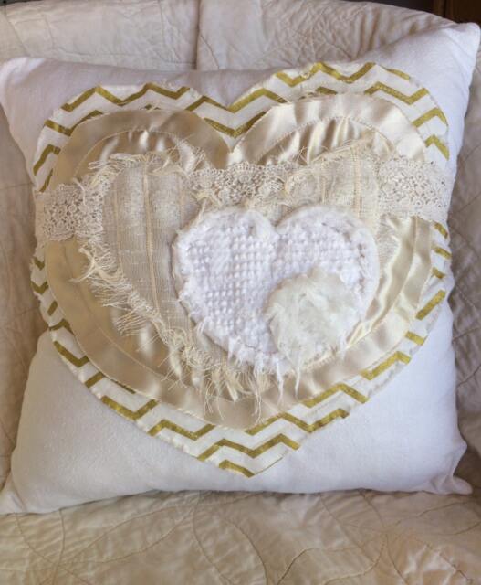 stwh3 Vintage Heart Pillow Cover - image 1