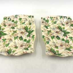 A Pair Of Soap Dishes in Magnolia Chintz Design By Heron Cross Pottery - thumbnail 3