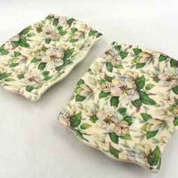 A Pair Of Soap Dishes in Magnolia Chintz Design By Heron Cross Pottery - thumbnail 2