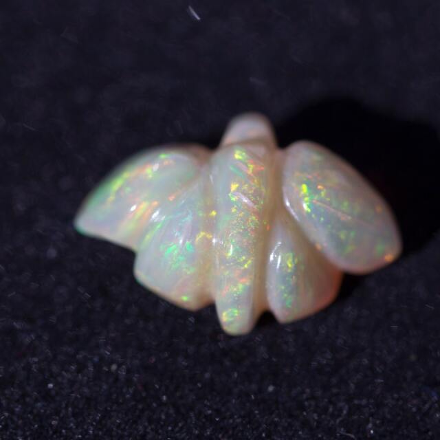 Incredible Butterfly Opal Carving - 4.1 Cts - image 1