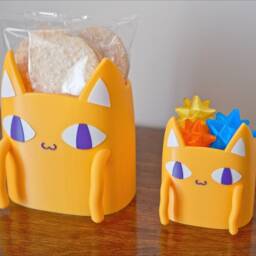 Omori Big Yellow Cat Planter, Neighbor's Room Plant Pot, Kitty Candy Holder, 3D Printed Office Desk Decor, Cute Kawaii Pet Gamer Gift - thumbnail 2