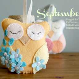 September Birth Month Felt Owl Ornament Forget Me Not Flower - thumbnail 2