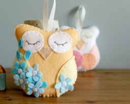 September Birth Month Felt Owl Ornament Forget Me Not Flower - thumbnail 1