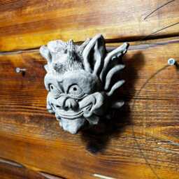 stone Garden Small Gremlin Gargoyle Spiky Hair Face Wall Plaque Ornament - thumbnail 4