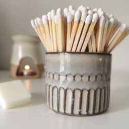 Luxury Long Safety Matches in Ceramic Pot & Acorn With Striker - thumbnail 3