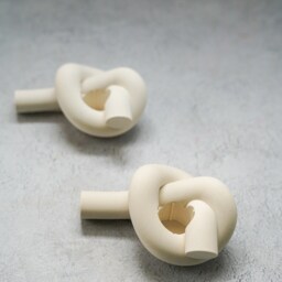 Handmade Knot-Shaped Concrete Candlestick Holder - thumbnail 3
