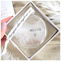 Personalised White Feather Bauble. Custom Name/Date Christmas Bauble Glass Tree Onament Decoration Gift Boxed in Memory Of - thumbnail 1