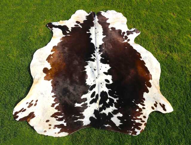 Brown & White Cowhide Rug Brazilian Natural Floor Natural Cowhide Rug Handmade Rugs - image 1