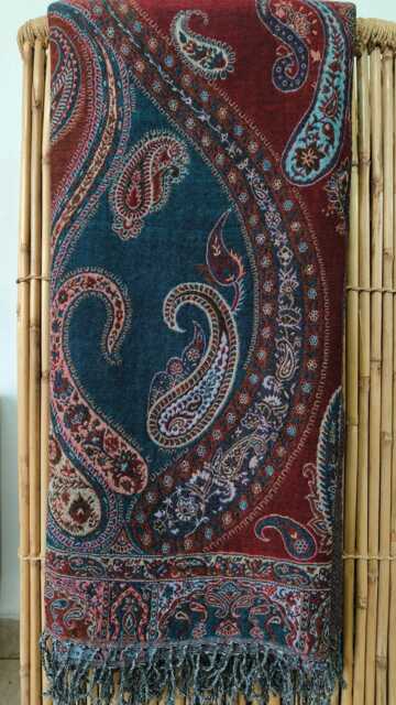 Luxury Boiled Pure Merino Wool Reversible Sofa Or Bed Throws For Ultimate Comfort & Style - Classic Bold Paisley Deep Blue & Red - image 1