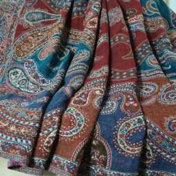 Luxury Boiled Pure Merino Wool Reversible Sofa Or Bed Throws For Ultimate Comfort & Style - Classic Bold Paisley Deep Blue & Red - thumbnail 3