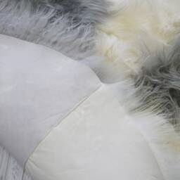 Handmade Round Icelandic Sheepskin Rug Grey & Cream Long Wool - 59 - thumbnail 4