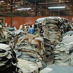 Cowhide Rug Patchwork Grey - thumbnail 3