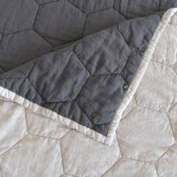 Linen Winter Quilt, Large Hexagons Quilting, Stonewashed Finish, Double-Sided Organic Blanket, King Size Bedding - thumbnail 2