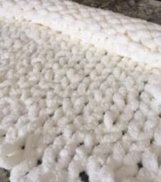 Chenille Chunky Knitted Blankets - thumbnail 4