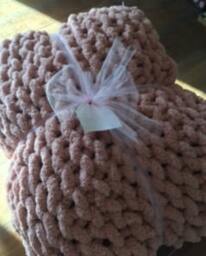 Chenille Chunky Knitted Blankets - thumbnail 2