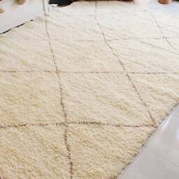 Authentic Moroccan Cream Rug With Beige Geometric Patterns From Beni Ouarain. Berber Floor Seating, Hand Woven Wool Rug, Knotted Rug - thumbnail 3