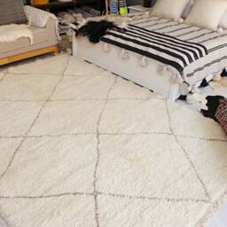 Authentic Moroccan Cream Rug With Beige Geometric Patterns From Beni Ouarain. Berber Floor Seating, Hand Woven Wool Rug, Knotted Rug - thumbnail 2