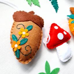 Autumn Pumpkin, Acorn & Toadstool Garland. Fall Decor, Floral Pumpkins Bunting. Hand Embroidered Felt Garland - thumbnail 3