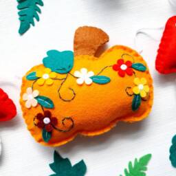 Autumn Pumpkin, Acorn & Toadstool Garland. Fall Decor, Floral Pumpkins Bunting. Hand Embroidered Felt Garland - thumbnail 2