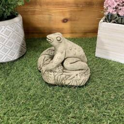 stone Garden Frog On Lily Pad Gift Concrete Ornament - thumbnail 3