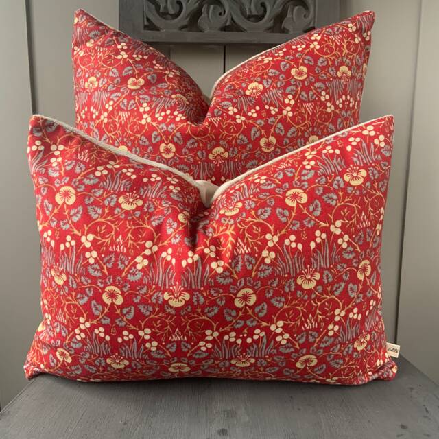 William Morris Luxury Designer Vintage Eye Bright Red Floral Cushion Cover - image 1