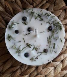 Juniper Soy Wax Candle Christmas Pillar Candle - thumbnail 3