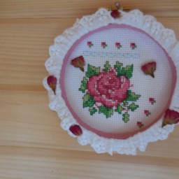 A Rose Is A Wall Hanging - thumbnail 2