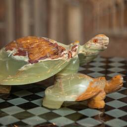 Green Calcite Turtle Sculpture, Metaphysical Stone, Animal Collectible - thumbnail 4