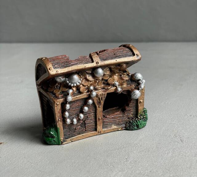Mini Treasure Chest - Pirates Of Caribbean Terrarium & Aquarium Decor Resin Made Decorations Ornament Jungle Arrangement - image 1