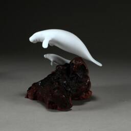 Manatee Mother & Calf Sculpture By John Perry 7 Inch Long Pellucida On Burwood Base - thumbnail 3