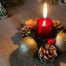 Handmade Pine Cone Candle Holder - Rustic Christmas Table Decor - thumbnail 4