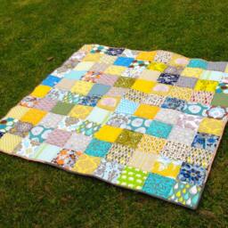 Queen Size Custom Patchwork Quilt, Traditional Bedding, You Choose The Colours - thumbnail 3