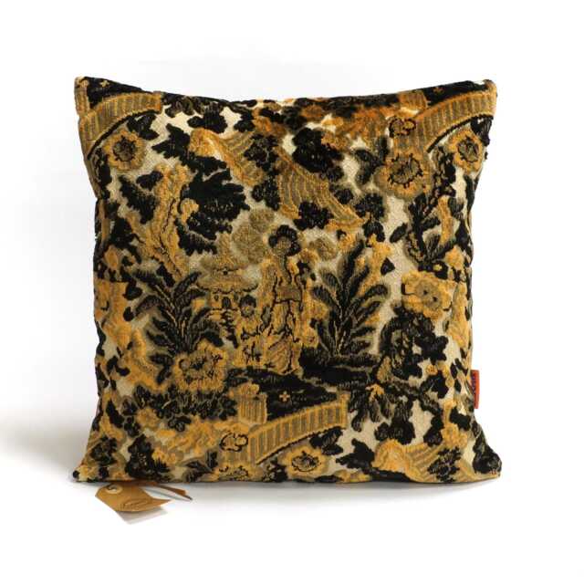 Japanese Geisha Velvet Pillow Cover - Luxury Soft Throw Handmade By Ellaosix - image 1