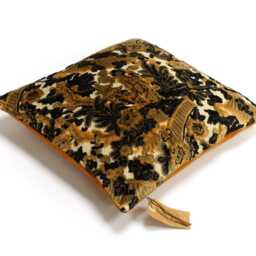 Japanese Geisha Velvet Pillow Cover - Luxury Soft Throw Handmade By Ellaosix - thumbnail 3