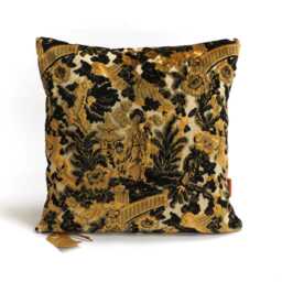 Japanese Geisha Velvet Pillow Cover - Luxury Soft Throw Handmade By Ellaosix - thumbnail 1