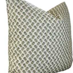 Schumacher Oleander Leaf Green Indoor/Outdoor Cushion Cover Pillow Double Sided - thumbnail 2