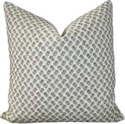 Schumacher Oleander Leaf Green Indoor/Outdoor Cushion Cover Pillow Double Sided - thumbnail 1