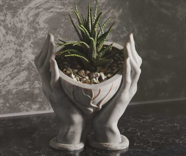 Elegant Hand-Shaped 3D Planter - Unique Modern Decorative Pot - image 1