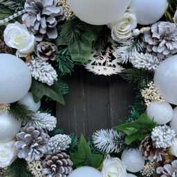 Large Handmade Christmas Door Wreath in Whites & Greens - thumbnail 2