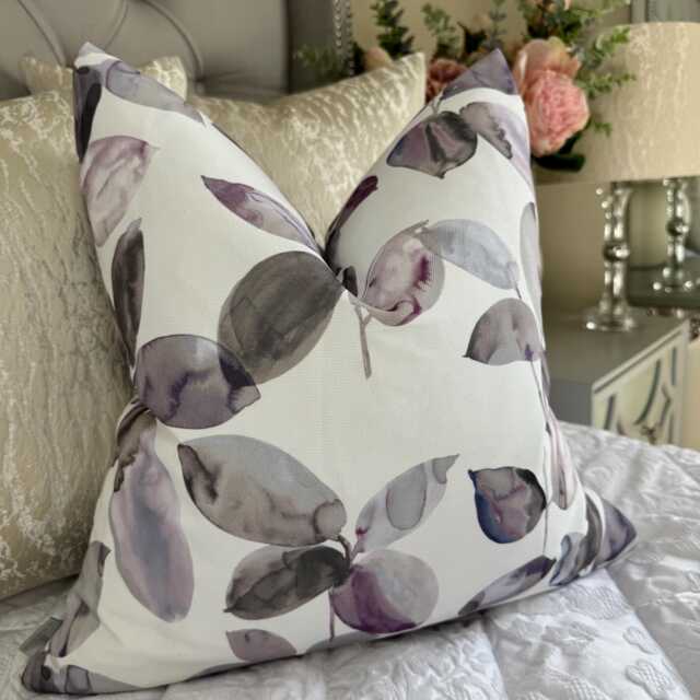 Scatter Leaf Design Cushion Cover, Moder Lilac Pillow Covers For Sofa/Bed - Decorative Throw Cover Livingroom Bedroom - image 1