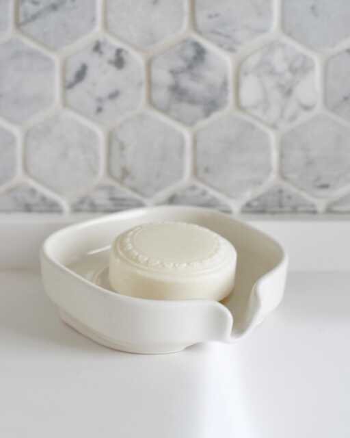Self-Draining Porcelain Soap Dish With Spout - Minimal Ceramic Bathroom Accessory Functional & Eco-Friendly Gift - image 1