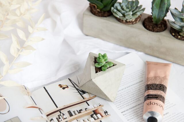 Geometric Concrete Air Plant Holder Triangular Modern Decor - image 1