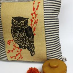 Owl Throw Pillow Black Block Print, Rustic Burlap Cushion - thumbnail 3