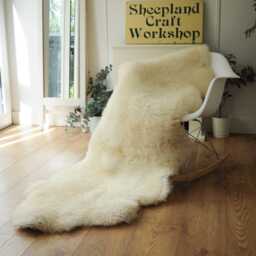 "100% British Rare Breed Double Sheepskin Rug in Undyed ""Sunlit Cream" - thumbnail 3