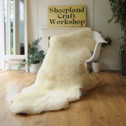 "100% British Rare Breed Double Sheepskin Rug in Undyed ""Sunlit Cream" - thumbnail 2