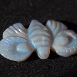 Australian Butterfly Opal Carving Semi-Blackopal Blue Green Fire - 10.2 Cts - thumbnail 2