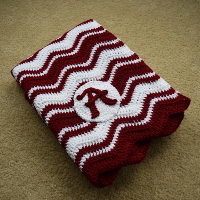Crochet Crimson & White Ripple Baby Blanket With A Applique - image 1