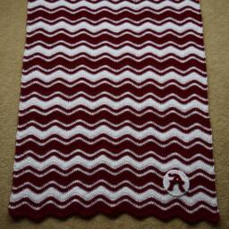 Crochet Crimson & White Ripple Baby Blanket With A Applique - thumbnail 3